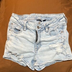 American Eagle - Distressed High Rise Shortie